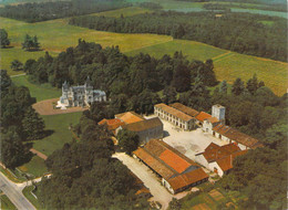 16 - Rouillac - Le Château De Lignières Et Les Chais - Rouillac