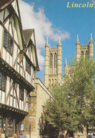 Postcard Lincoln Tudor Houses & Cathedral My Ref B26005 - Lincoln
