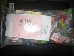 LOTTO DI 65 SORPRESINE KINDER SERIE K 04 DIVERSE E COMPLETE - Lotti