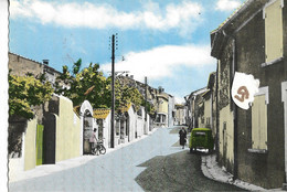 CP 84 Morieres  Rue De La Paix Voiture Ancienne Solex Juva4 - Morieres Les Avignon