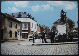 CPSM Frameries - La Place Du Monument A.Defuisseaux - Vue D'ensemble Avec Animation    A Voir ! - Frameries