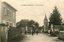 St Didier De Bizonnes * Vue Sur La Place Publique * La Mairie * Villageois - Other & Unclassified