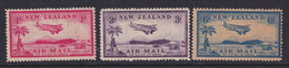 New Zealand, Scott C6-C8 (SG 570-572), MNH (6p Slightly Toned) - Unused Stamps