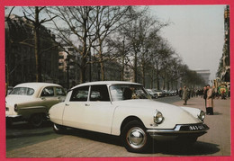 BELLE REPRODUCTION D'APRES UNE PHOTO ORIGINALE - CITROEN DS PHARES RONDS SUR LES CHAMPS ÉLYSÉES ARC DE TRIOMPHE - Automobiles