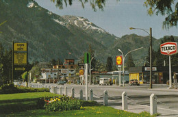 Hope, British Columbia Gateway To Holidayland Situated At The Crossroads Of The Hope-Princeton Highway + Fraser Canyon. - Autres & Non Classés