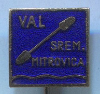Rowing Kayak Canoe - Club VAL Sremska Mitrovica Serbia, Vintage Pin Badge Abzeichen, Enamel - Roeisport
