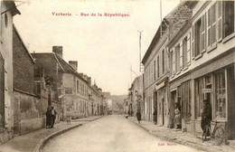 Verberie * La Rue De La République * Coiffeur - Verberie