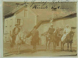 Le Genevray * Jour De Cavalcade Au Village * Hérauts D'armes * Photo Ancienne 1900 Albuminée 12x9cm - Other & Unclassified