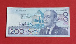 MAROC : Billet De 200 Dirhams (Hassan II) 1987 "UNC" N° De Série : 85/825038 - Maroc