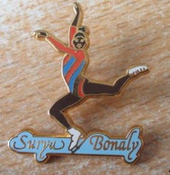 116b Pin's Pins / Beau Et Rare / SPORTS / PATINAGE ARTISTIQUE SURYA BONALY Par STARPIN'S - Pattinaggio Artistico