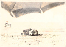 Photographie De Trois Enfants D'âge Différent Jouent Sur La Plage - Format 13*9 - Photographie