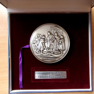 Coffret Avec Médaille Contenant Le Journal De Christophe Colomb QUINTO CENTENARIO DIARIO DE COLON 1492-1992 - Firma's