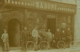 Voves * Carte Photo * Devanture De La Serrurerie BADINI Armurerie Poudre & Plomb * Commerce Magasin * 1906 - Sonstige & Ohne Zuordnung