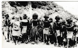 CPSM Vanuatu - Nouvelles-Hébrides - Port Vila - Guerriers Indigènes (très Belle Scène) - Vanuatu