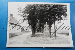 Bouvignies Chapelle Et Monument De Guerre  Halle  Foto-Photo Prive, - Dinant