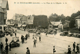 La Baule Sur Mer * La Place De La Chapelle * Automobile Voiture Ancienne - La Baule-Escoublac