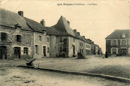 Beignon * La Place Du Village * Débitant - Andere & Zonder Classificatie