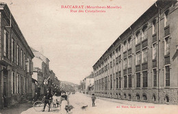 CPA Baccarat - Rue Des Cristalleries - Editeur Weick - Animé - Velo - Baccarat