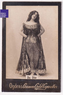 De Dio - Ogden's Guinea Gold Cigarettes 1900 Photo Artiste Woman Femme Pin-up Dress Mode Belle Epoque Cabaret  A84-67 - Ogden's