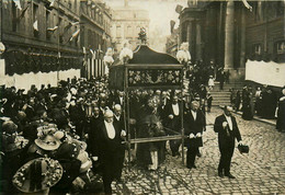 Boulogne Sur Mer * Carte Photo Photographe E. DEJONGHE * Fête ? Procession ? - Boulogne Sur Mer