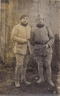 CARTE PHOTO MILITAIRES EN TENUE - SOUVENIR D'ALSACE 1919 - - Personajes
