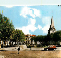 Vénissieux * La Place Léon Sublet * La Mairie * Automobile Voiture Ancienne - Vénissieux