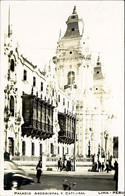 PERU - LIMA - PALACIO ARZOBISPAL Y CATEDRAL - RPPC POSTCARD - MAILED TO ITALY - CORREO AEREO - RED POSTMARK 1955 (15330) - Pérou