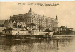 Cannes * Le Carlton Hôtel , Vue Prise De La Mer Et Bains De La Croisette - Cannes