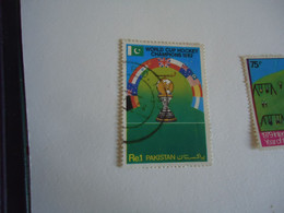 PAKISTAN   USED    STAMPS  HOKEY    SPORTS   CHAMPION 1982 - Jockey (sobre Hierba)