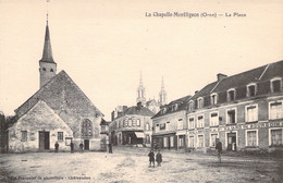 CPA - FRANCE - 61 - LA CHAPELLE MONTLIGEON - La Place - Animée - Enfants - Hotel - Autres & Non Classés