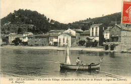 Le Lavandou * Un Coin Du Village * Barque Bateau - Andere & Zonder Classificatie