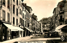 Tarare * La Rue Pêcherie * Coiffeur * Café - Tarare