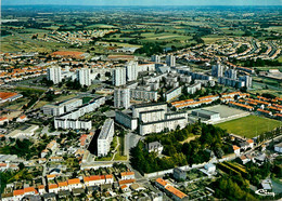 Cholet * Vue Générale Aérienne Et Quartier Cité LES ROCHES - Cholet