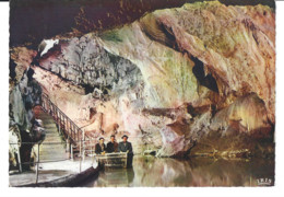 Grotte De Remouchamps (Aywaille)-+/-1970-L'Embarquement Sur La Rivière à L'intérieur Des Grottes-animée - Aywaille