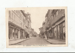 Delcampe - RIBERAC (DORDOGNE) 10 RUE DE L'HOTEL DE VILLE (COMMERCES ET PETITE ANIMATION) - Riberac