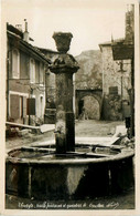 Thueyts * Carte Photo * Place Et La Vieille Fontaine * Quartier Du Couderc - Autres & Non Classés