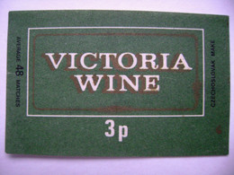 VICTORIA WINE (3 P), 48 Matches - Matchbox Label (5,5 X 3,5 Cm) Czechoslovakia Export UK - Zündholzschachteletiketten