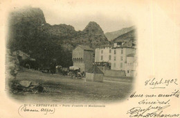 Entrevaux * 1902 * Porte D'entrée Du Village Et Machicoulis * Diligence - Autres & Non Classés