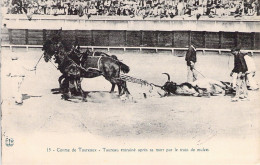 [-30%] CPA - CORRIDA - 15 - Course De Taureaux - Taureau Entrainé Après Sa Mort Par Le Train De Mulets - Corrida