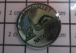 116B Pins Pin's / Rare & Belle Qualité / SPORTS / CLUB NATATION VERNOUILLET - Schwimmen