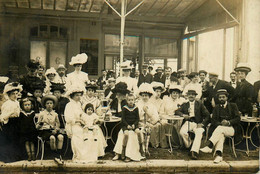 Royan * Carte Photo * Terrasse D'un Café Restaurant Brasserie * Commerce - Royan