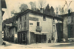 La Rochette * Place Et Intérieur Du Village * Magasin De La Savoie PILLET Pierre Et Fils - Andere & Zonder Classificatie