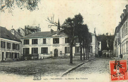 Palaiseau * La Rue Voltaire Et La Mairie * Hôtel De Ville - Palaiseau