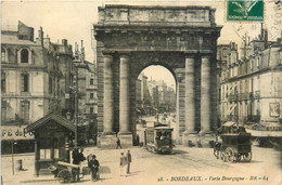 Bordeaux * Rue Et La Porte Bourgogne * Tram Tramway * Café - Bordeaux