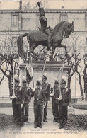 CPA - MILITARIAT - CASERNE - Ecole De St CYR - Le Dernier Salut Des Anciens Au Drapeau - ND PHOT - Casernas