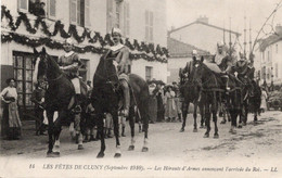 Fêtes De Cluny 1910 Hérauts D'armes Annonçant L'arrivée Du Roi   CAVALCADE - Ricevimenti