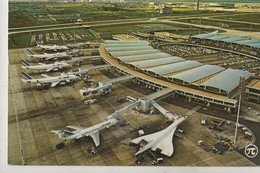 Roissy-en-France (95) :  Vue Aérienne Générale Au Niveau De L'aérogare N°2 De L'aéroport Avec Concorde En 1986 GF. - Roissy En France