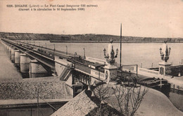 Briare - Le Pont Canal - Une Péniche Traversant - Batellerie - Briare