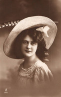 Mode - 8 CPA Cartes Photos - Femmes Et Chapeaux - Hat Chapeau - Mode