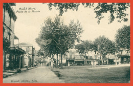 * ALAIS - ALES - Place De La Mairie - Animée - Commerces - Café De L'Industrie - Bar Théâtre - Photo BRUNEL - Alès